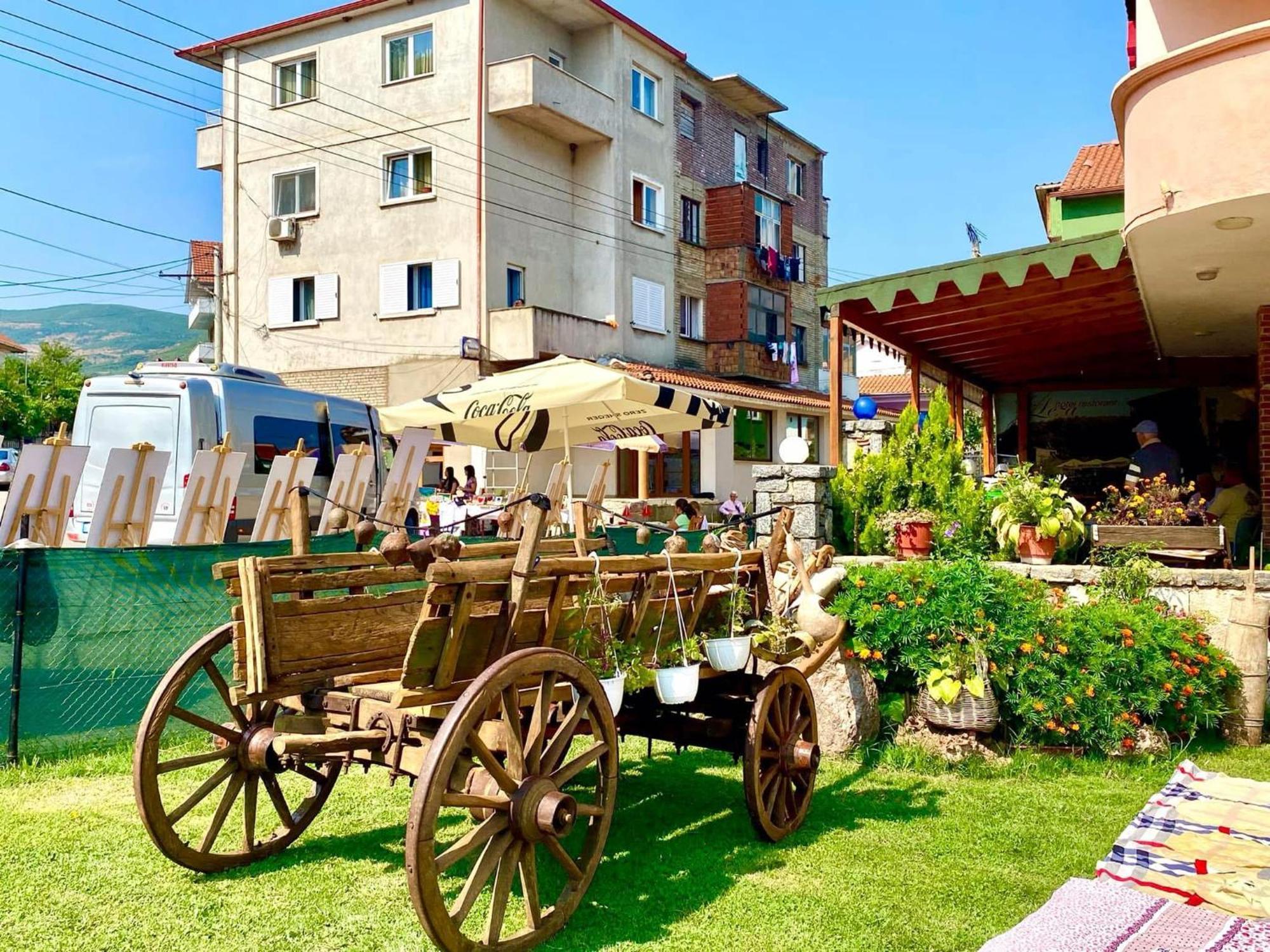 Hotel Restorant Leza Lini Exteriör bild